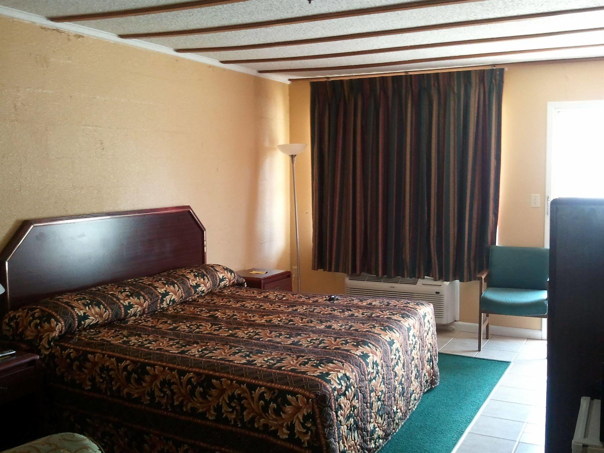 Holiday Motel Hugo Экстерьер фото